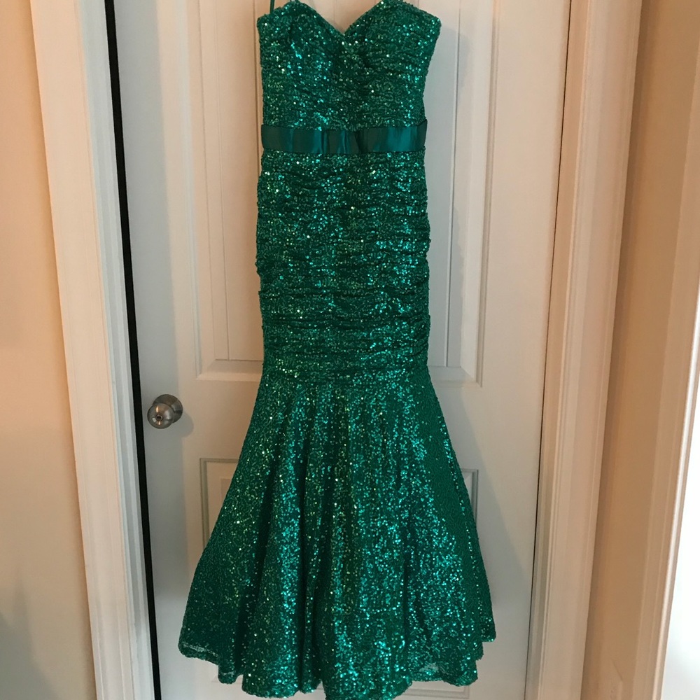 La Femme Paris prom dress!